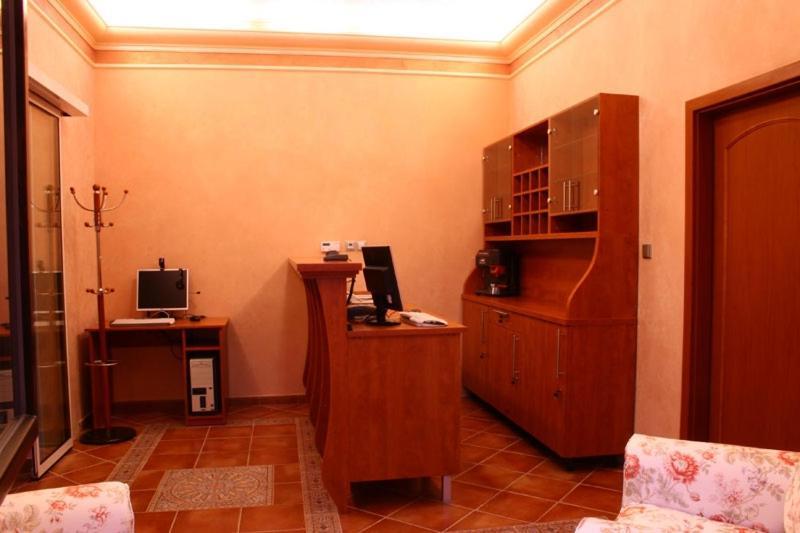 Zlaty Lev Hotell Louny Exteriör bild