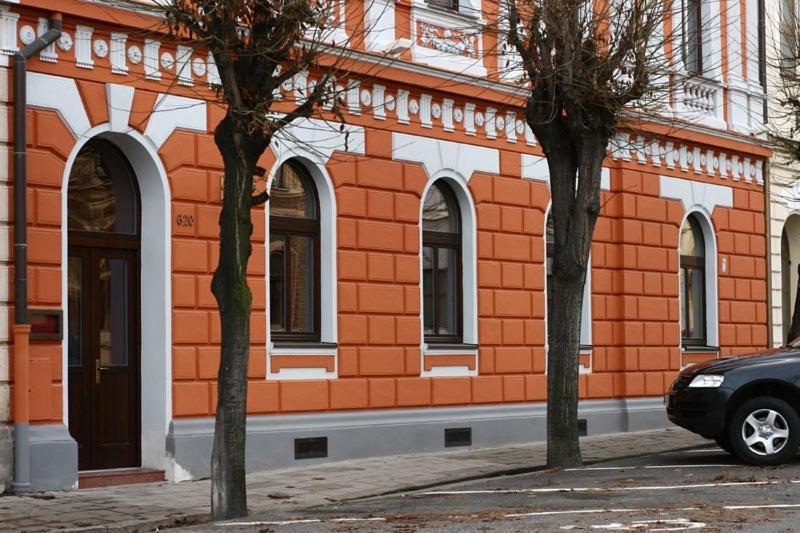 Zlaty Lev Hotell Louny Exteriör bild